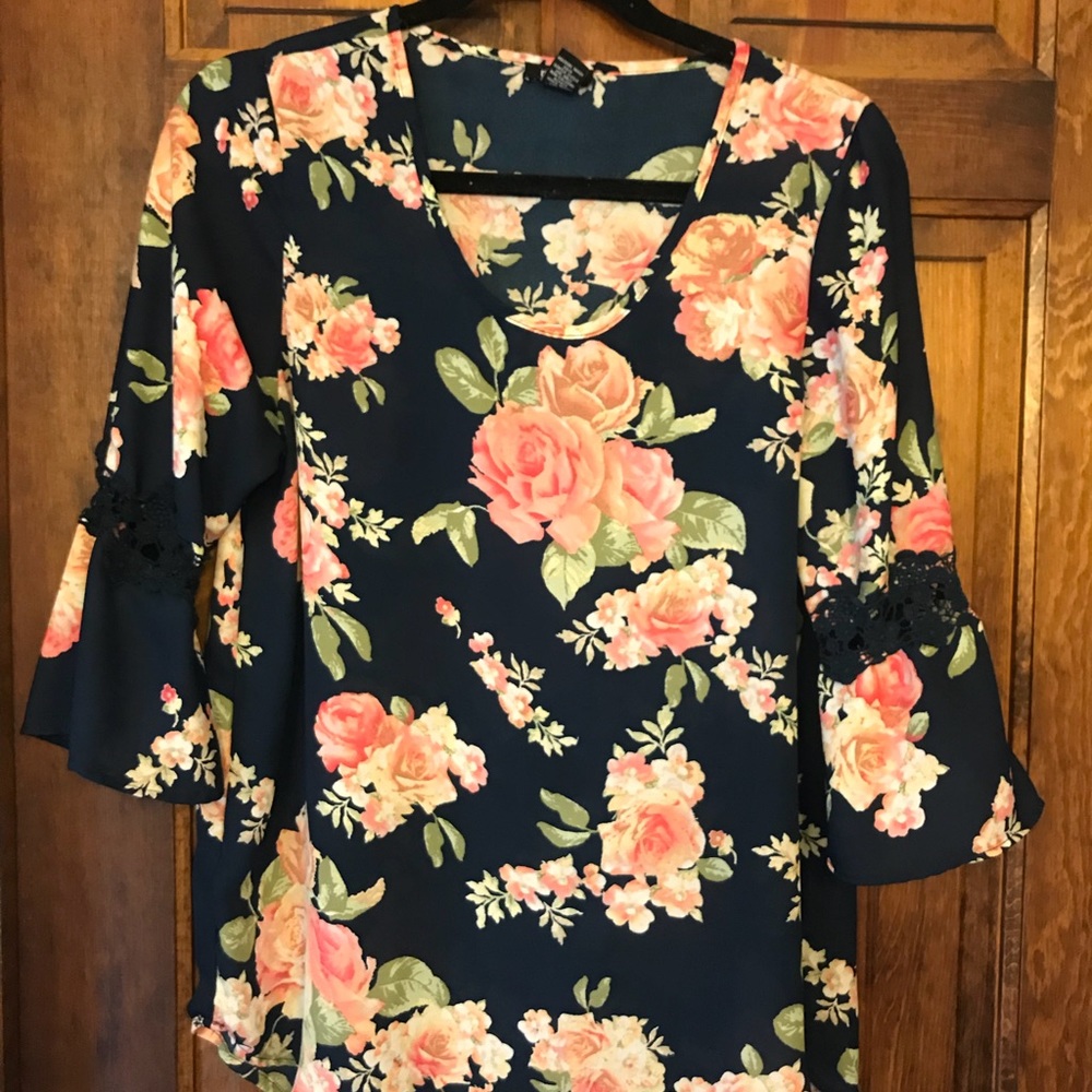 Floral print shirt mid length sleeves